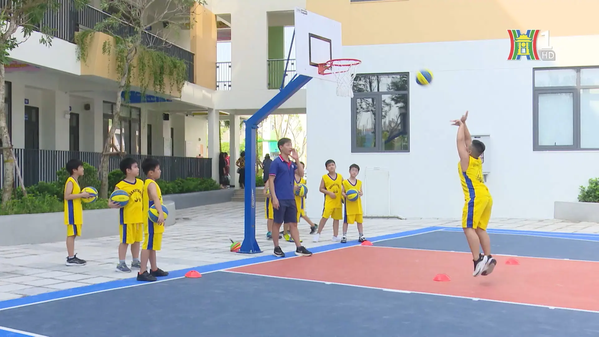 Bóng rổ, môn thể thao giúp trẻ phát triển chiều cao | Vì chất lượng dân số Thủ đô | 13/11/2025